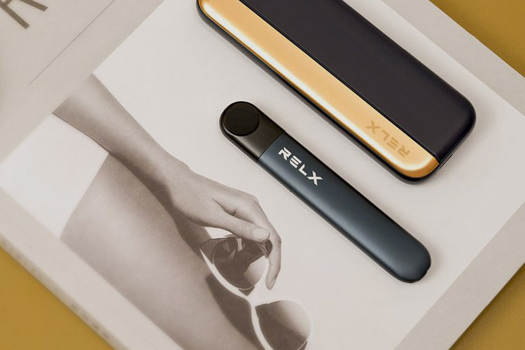 RELX電子煙主機的極簡工業設計與生活美學質感展示